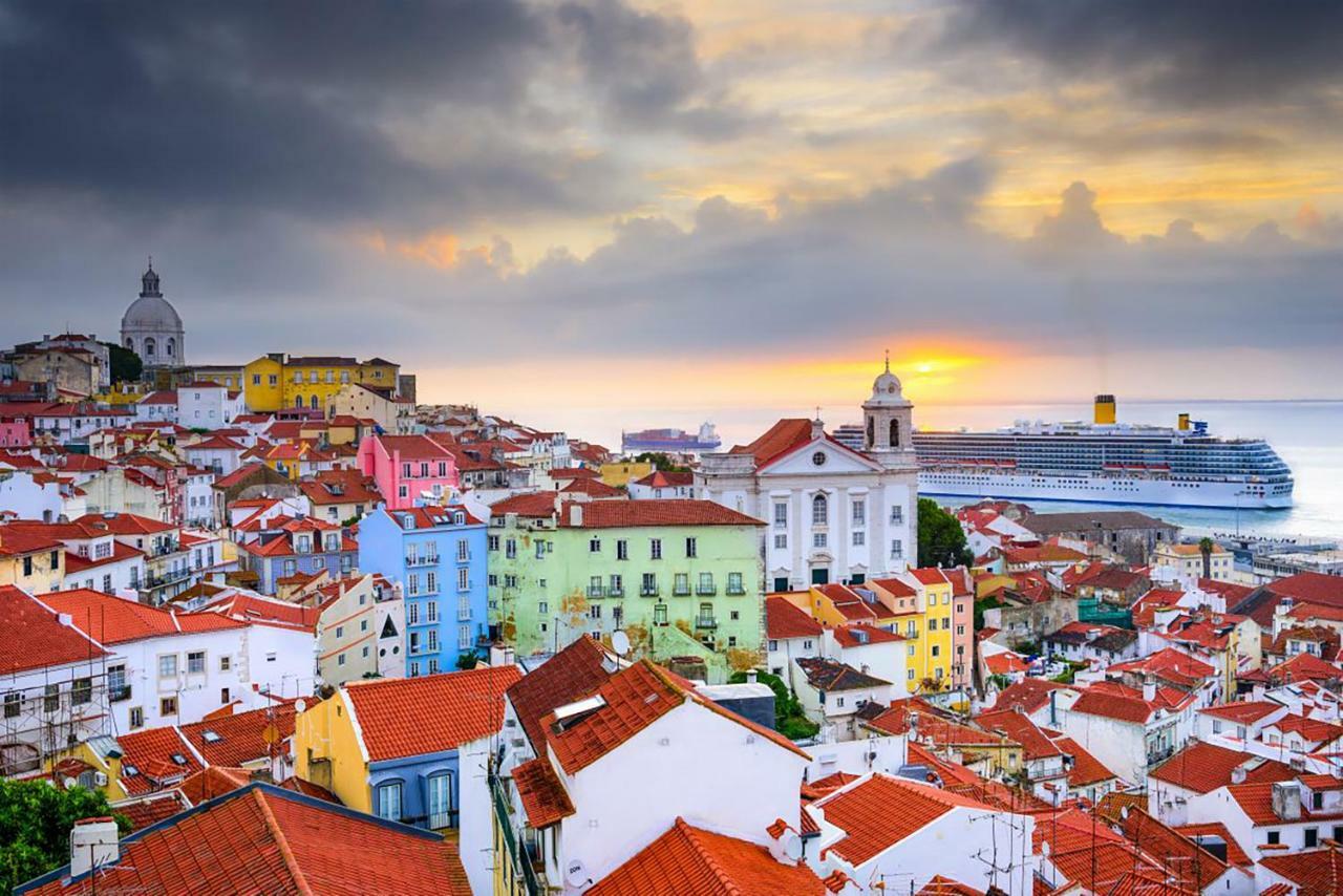 Romantichome At Alfama'S Heart Лиссабон Экстерьер фото